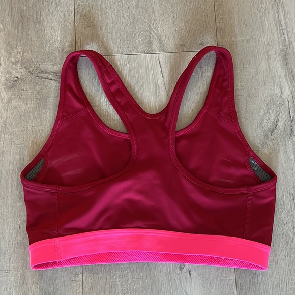 Nike sports bra - Picture 2 of 3